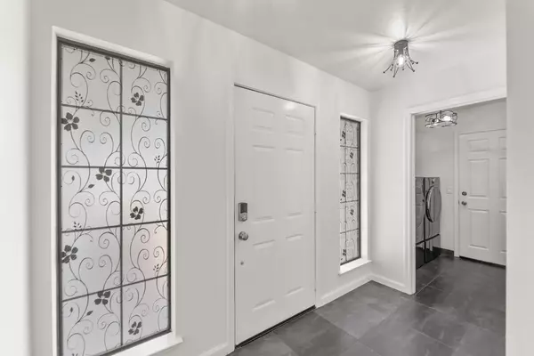 Galt, CA 95632,633 Holly CT