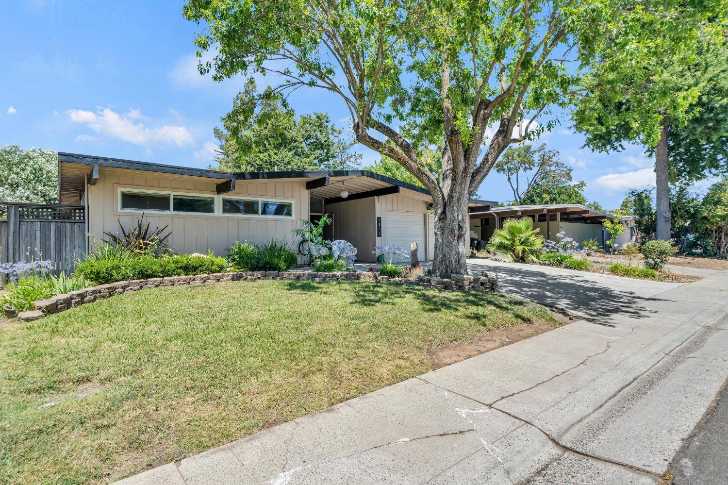 Sacramento, CA 95841,5013 Hemlock Street