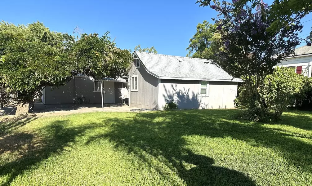 2204 15th AVE, Sacramento, CA 95822