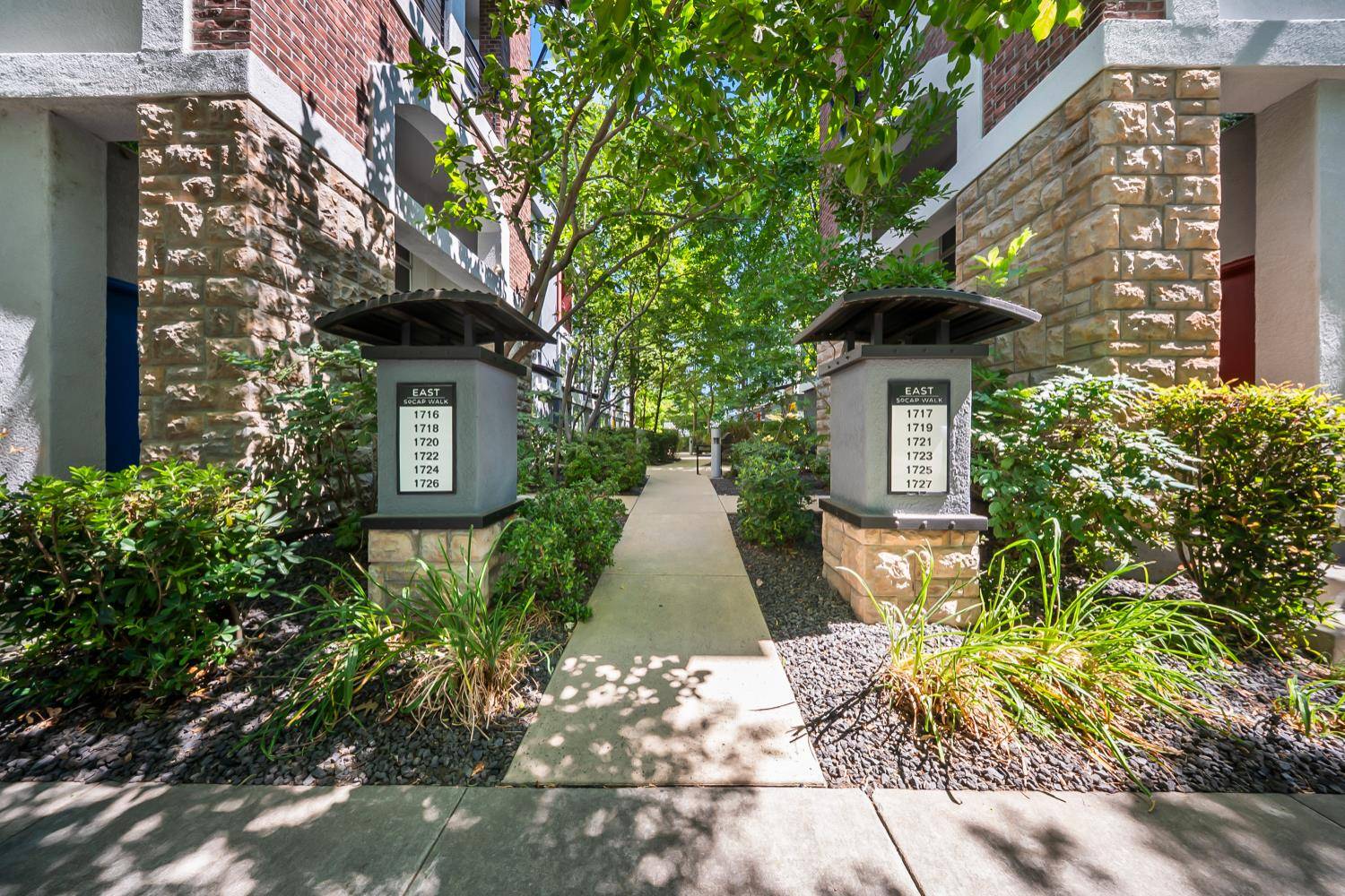 Sacramento, CA 95811,1722 E Socap WALK