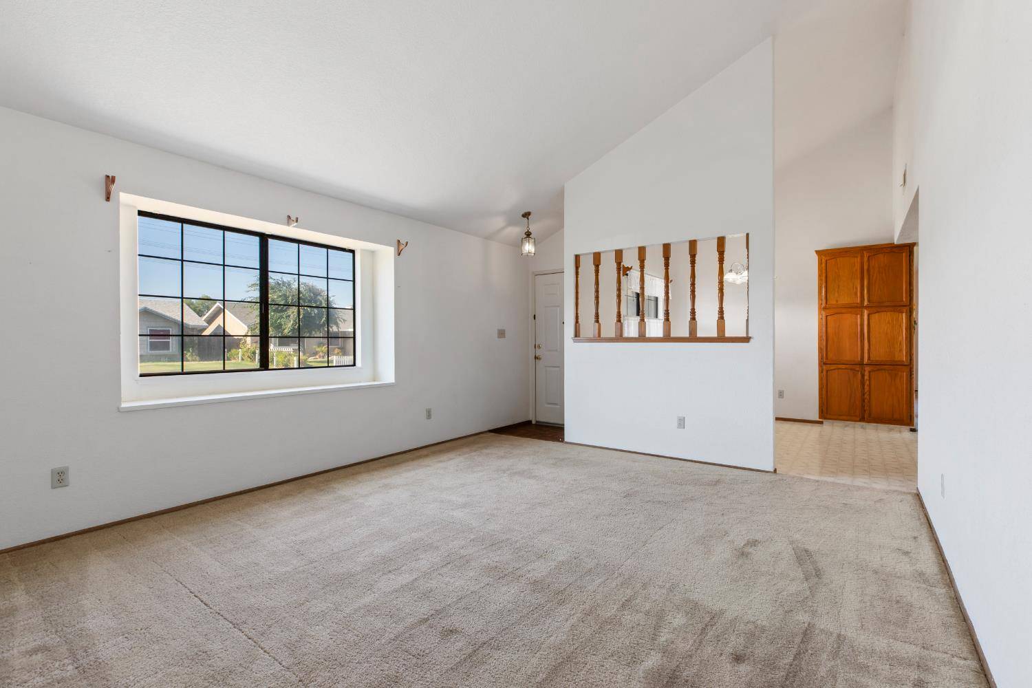 Modesto, CA 95351,1729 Truckee WAY