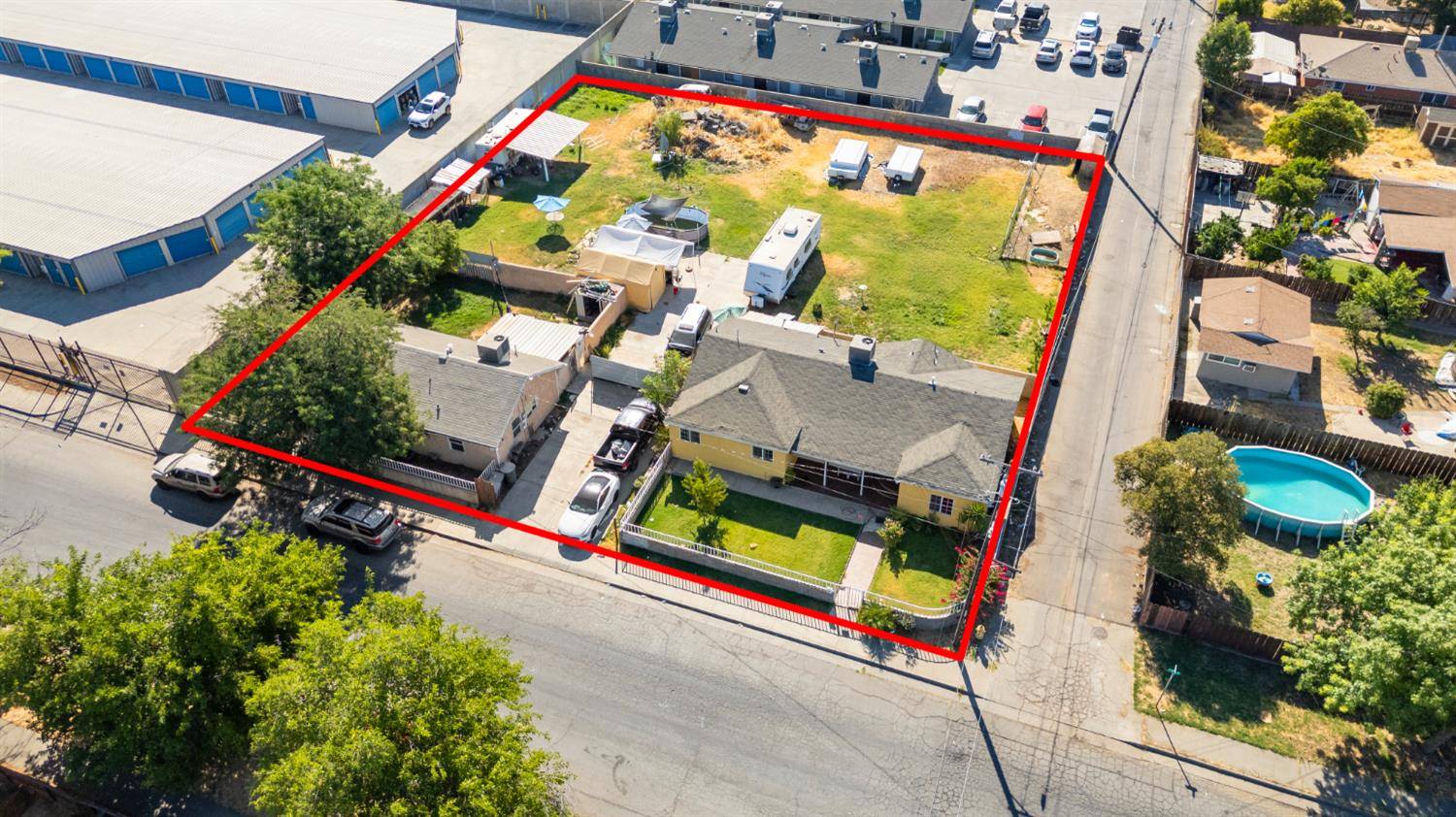 1260 t ST, Merced, CA 95341