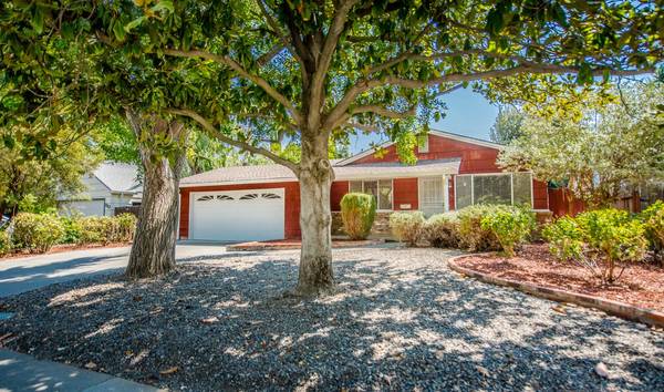 754 Hawthorn LN, Davis, CA 95616