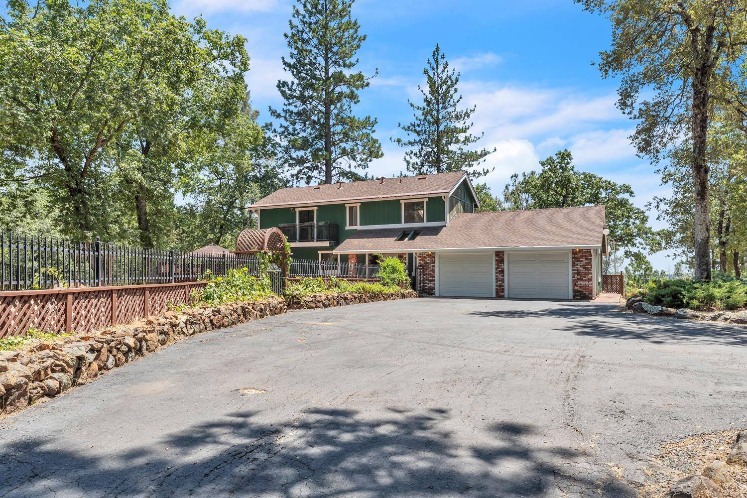 Colfax, CA 95713,1490 Sage RD