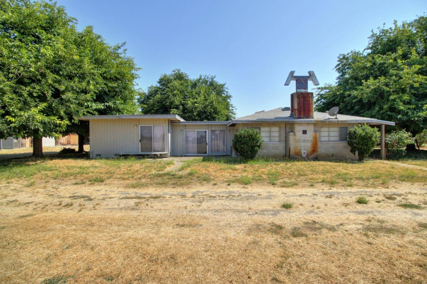 2441 Feather River BLVD, Olivehurst, CA 95961