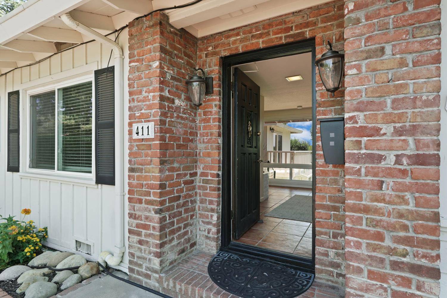 Roseville, CA 95678,411 King RD