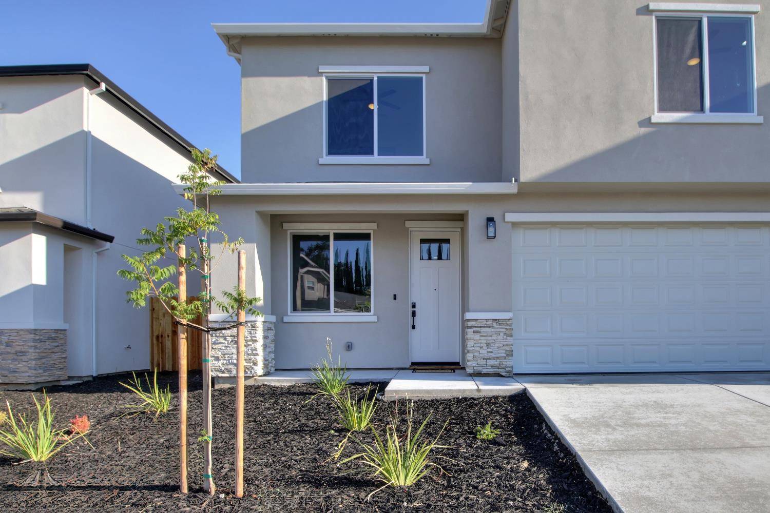 Antelope, CA 95843,8268 Ghislaine WAY