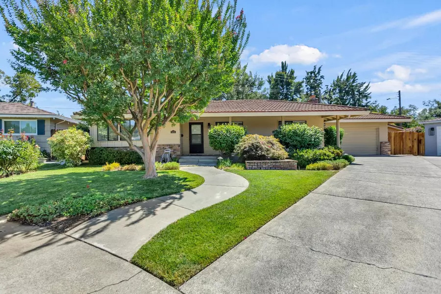 5456 Parish CT, Sacramento, CA 95822