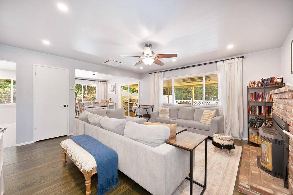 Auburn, CA 95603,176 Mulberry LN