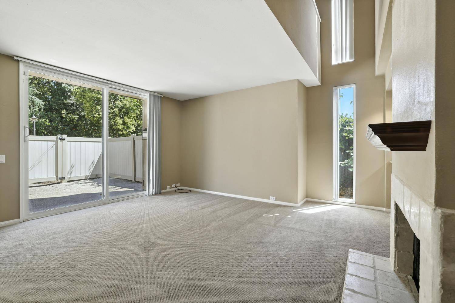 Sacramento, CA 95825,536 Woodside Oaks #4