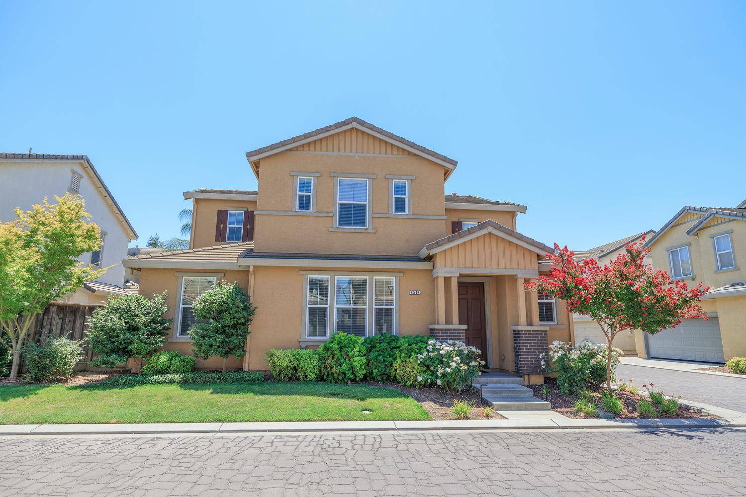 2512 Cottage Pointe, Riverbank, CA 95367