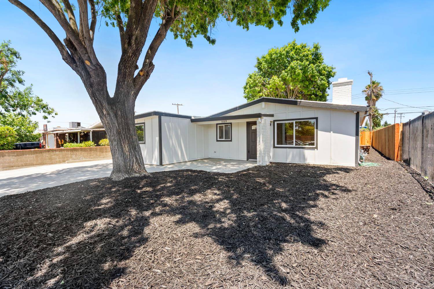 Sacramento, CA 95824,3889 32nd AVE