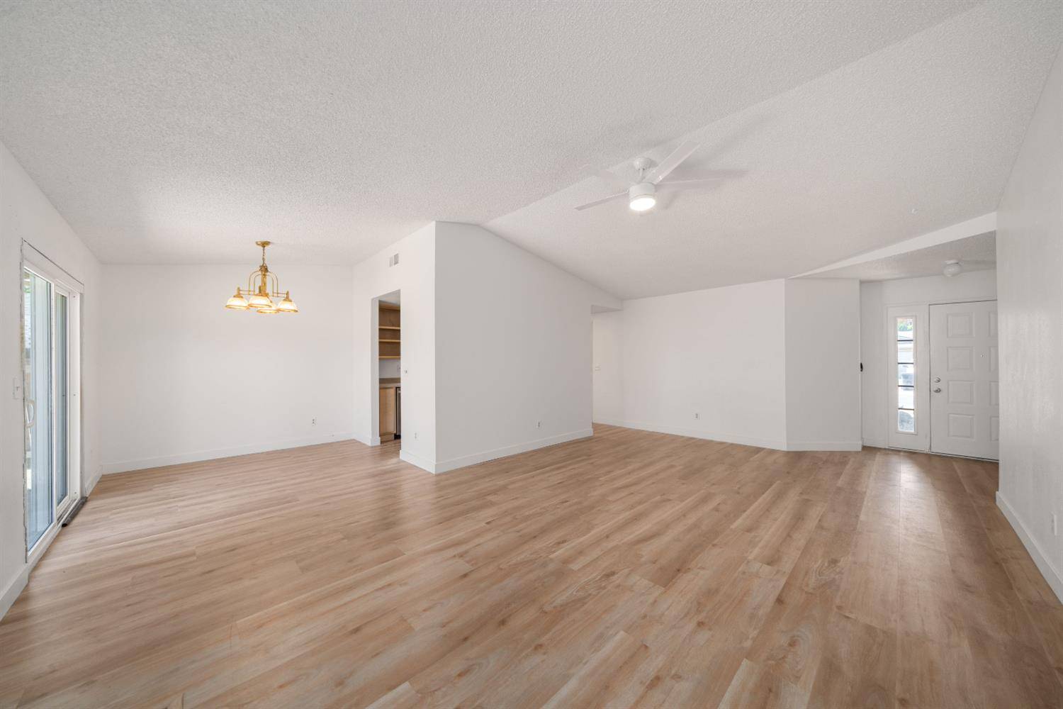 Sacramento, CA 95823,95 Hermes CIR