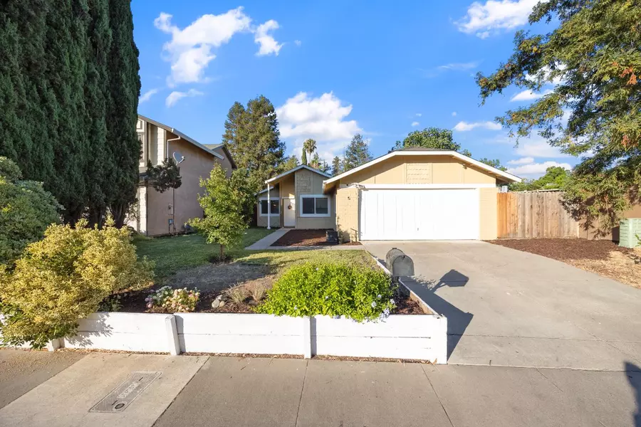 5 Bent Oak CT, Sacramento, CA 95834