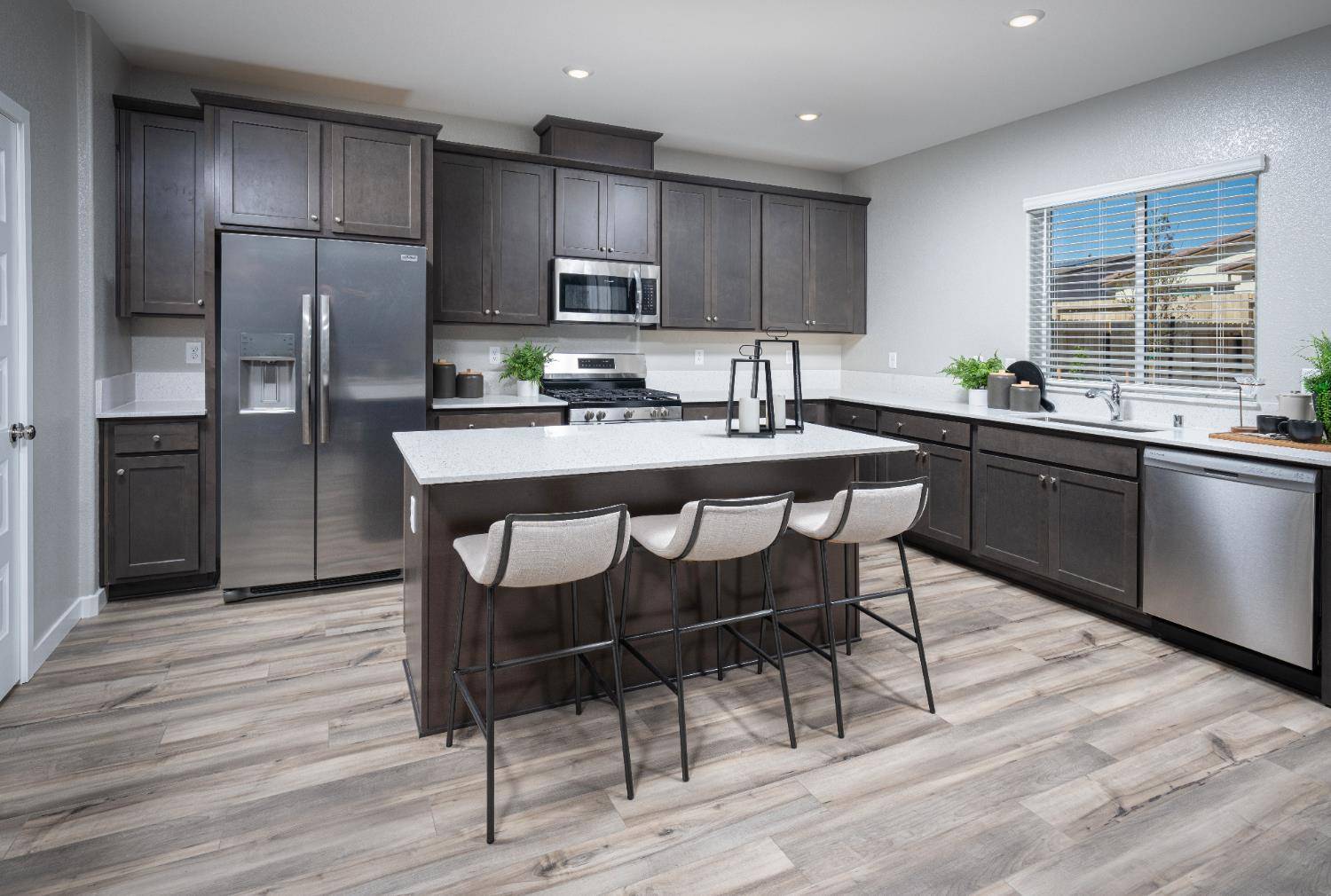Rancho Cordova, CA 95742,4583 Duckhawk CIR