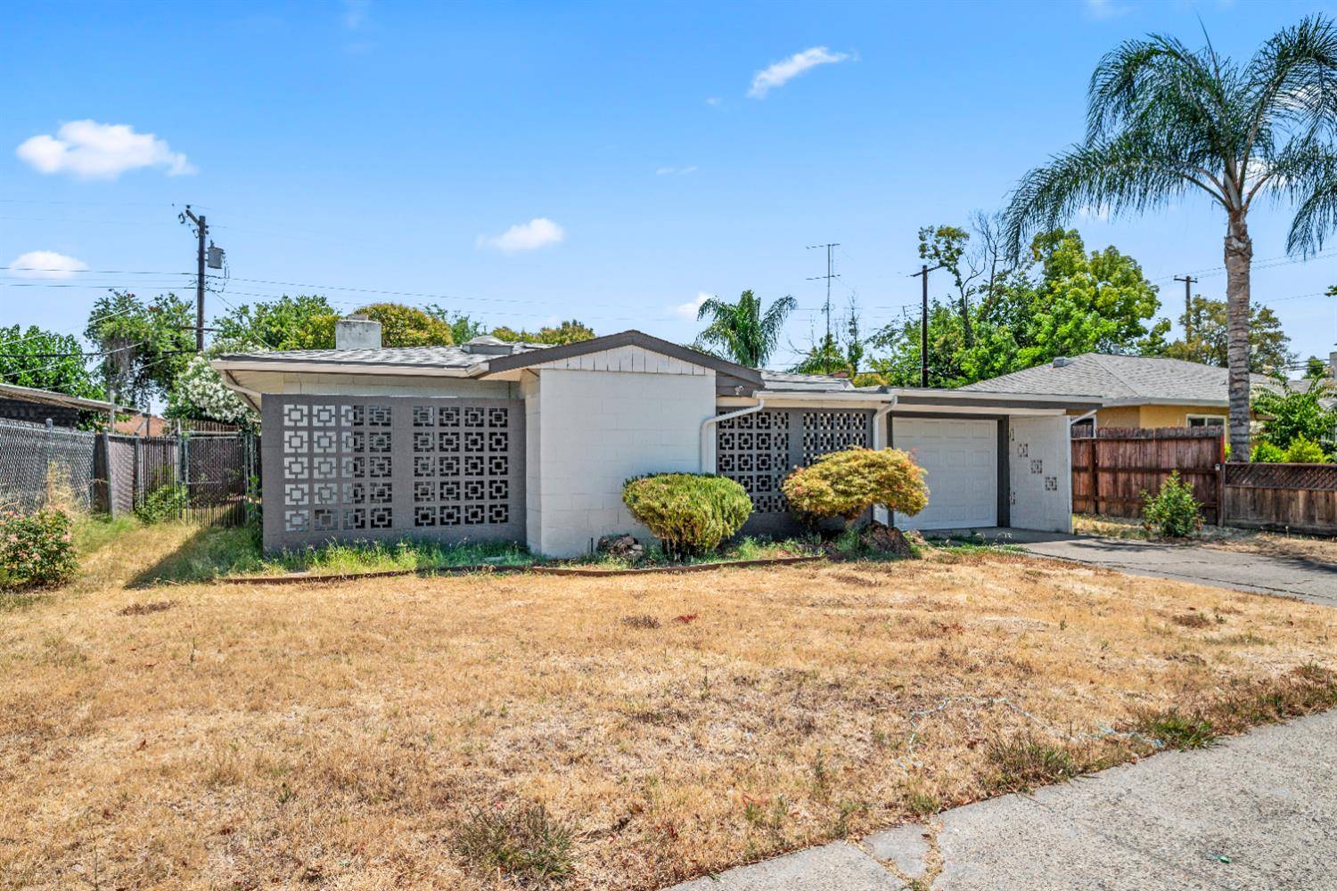 5501 59th ST, Sacramento, CA 95820