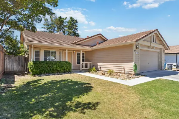 Hollister, CA 95023,990 Alder ST