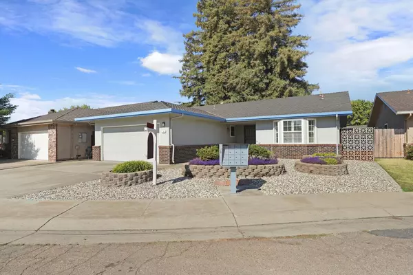 19 N Pinewood CT, Lodi, CA 95242