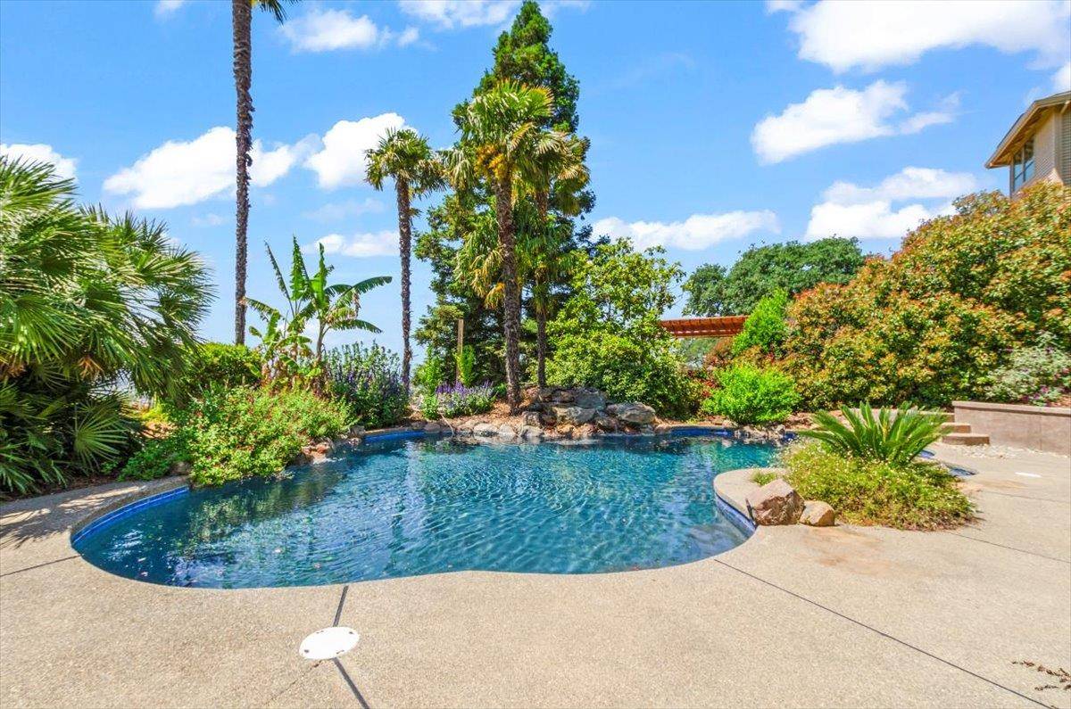 El Dorado Hills, CA 95762,424 Powers DR