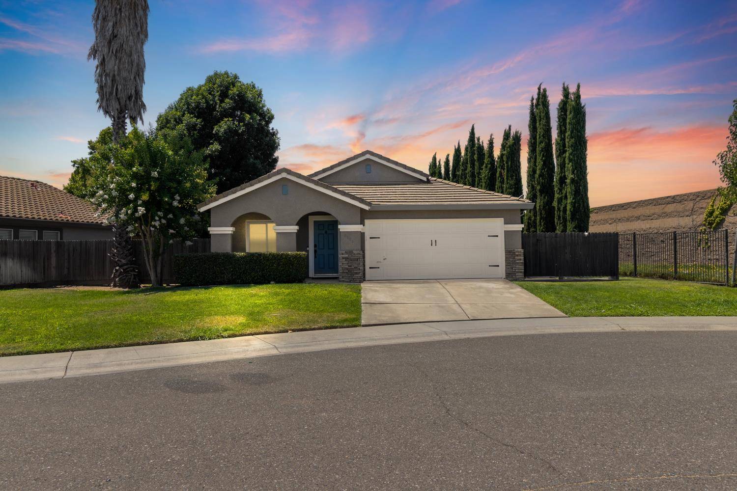 2221 Shady Arbor DR, Sacramento, CA 95833
