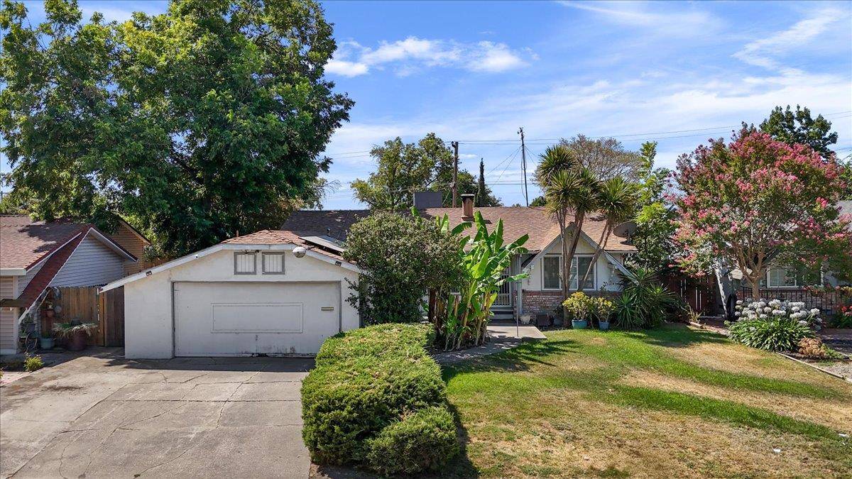806 E Longview AVE, Stockton, CA 95207