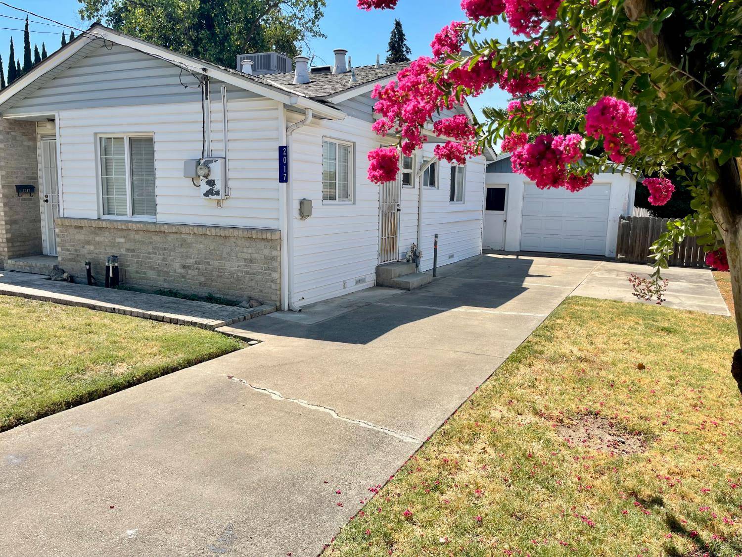 Escalon, CA 95320,2017 Edmart ST