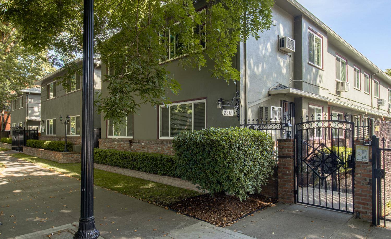 Sacramento, CA 95816,2817 F ST