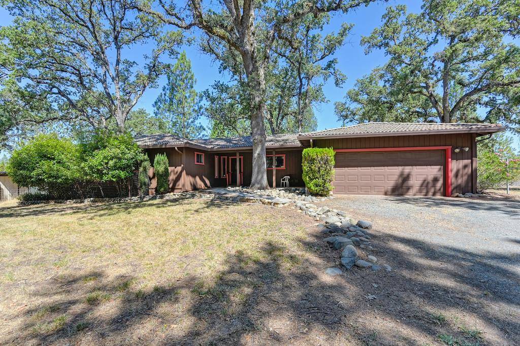 5090 Oak LN, Garden Valley, CA 95633