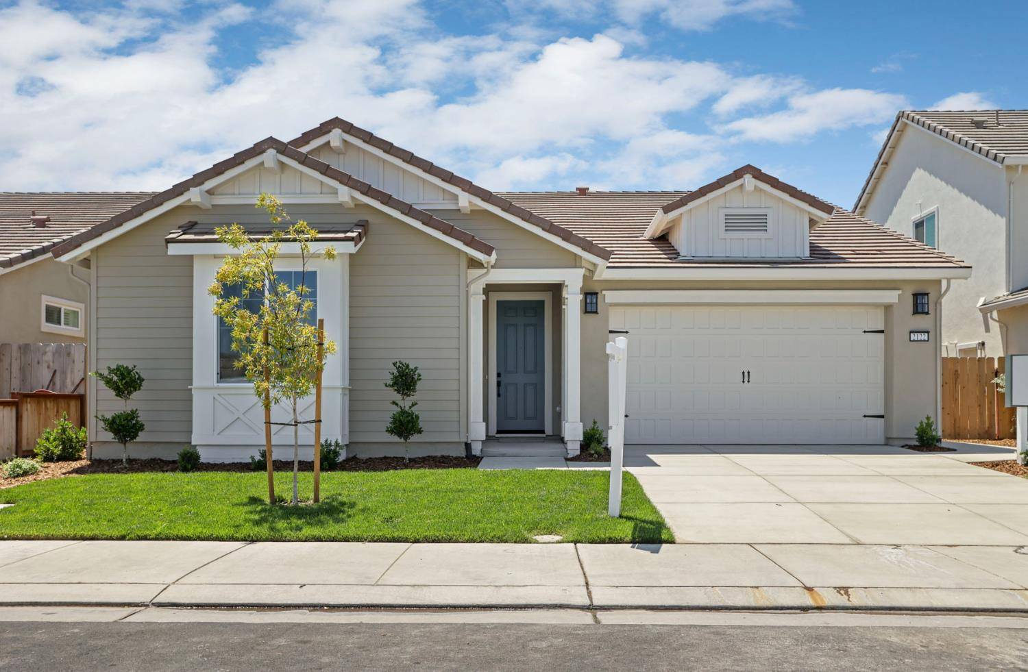 Riverbank, CA 95367,2122 Starwood DR
