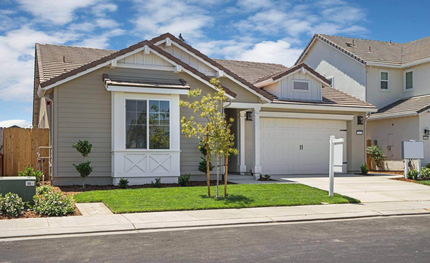Riverbank, CA 95367,2122 Starwood DR