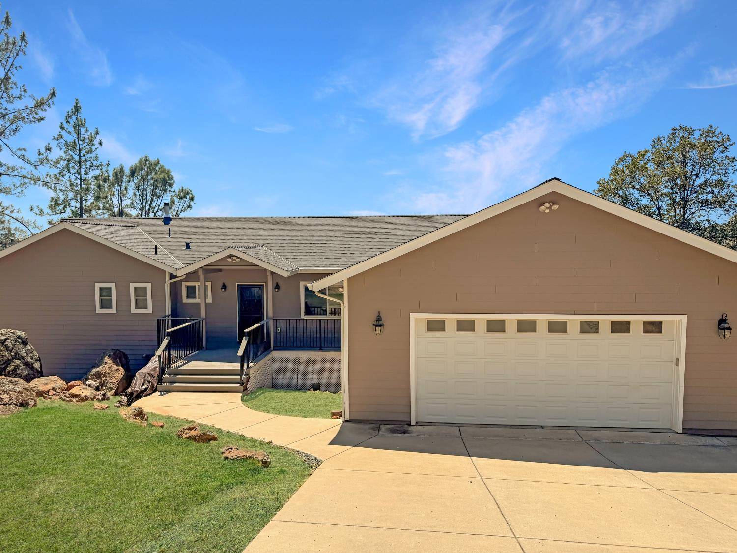 Grass Valley, CA 95949,16806 George WAY
