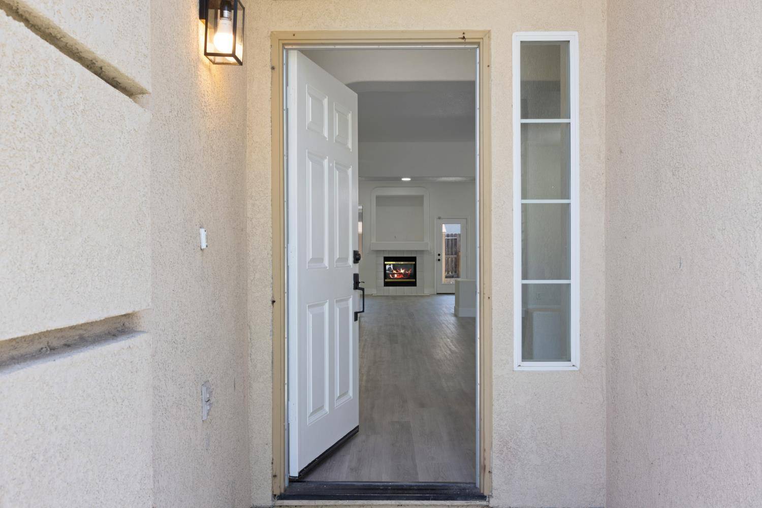 Stockton, CA 95206,2032 Black Rose LN
