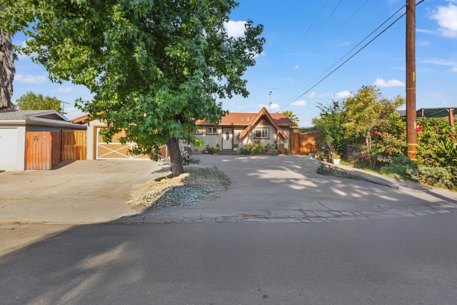 Milpitas, CA 95035,393 La Baree DR