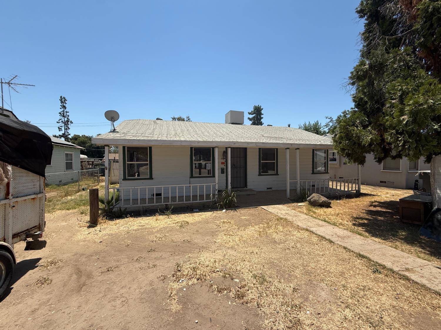 Bakersfield, CA 93308,419 Linda Vista DR