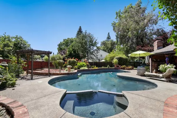 Carmichael, CA 95608,2551 Garfield AVE