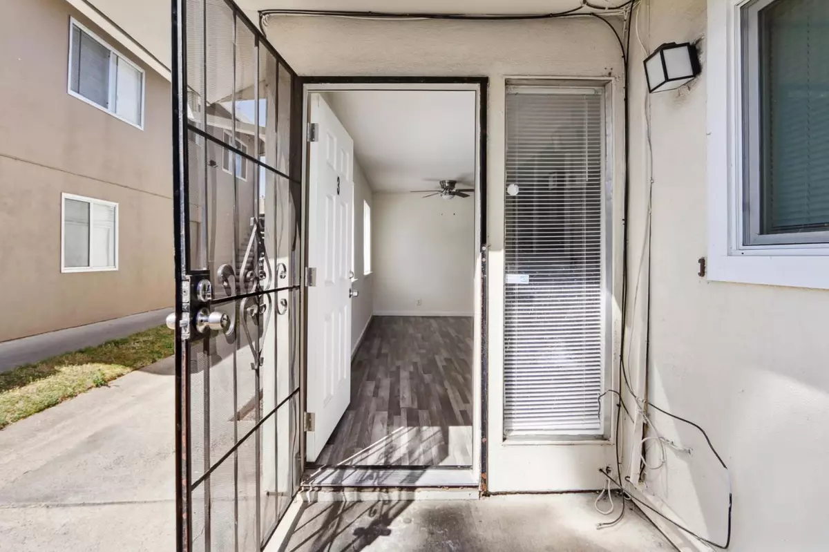 Sacramento, CA 95823,7464 Franklin BLVD #3