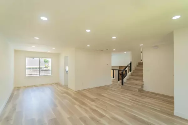 Sacramento, CA 95828,7601 Mcfergus CT