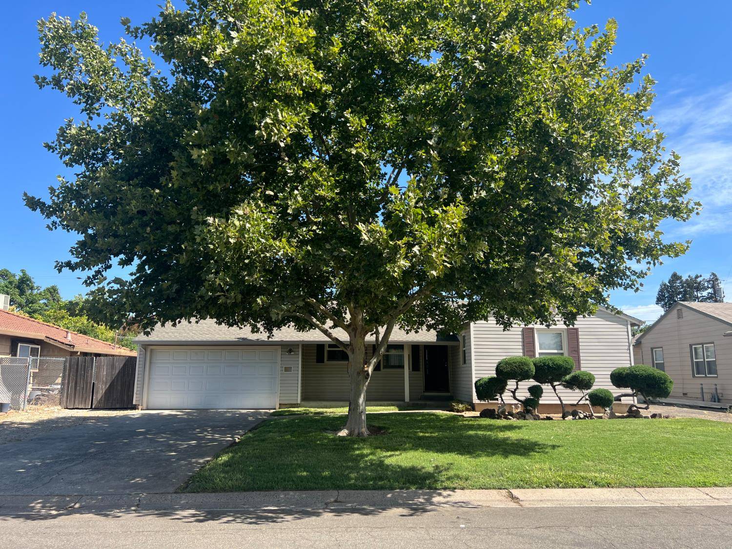 2817 Clover LN, Sacramento, CA 95821