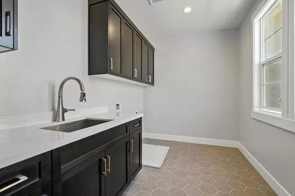 El Dorado Hills, CA 95762,1035 Lassen Peak DR