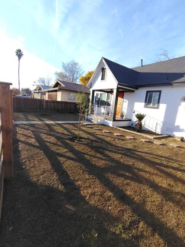 Bakersfield, CA 93308,112 Woodrow AVE