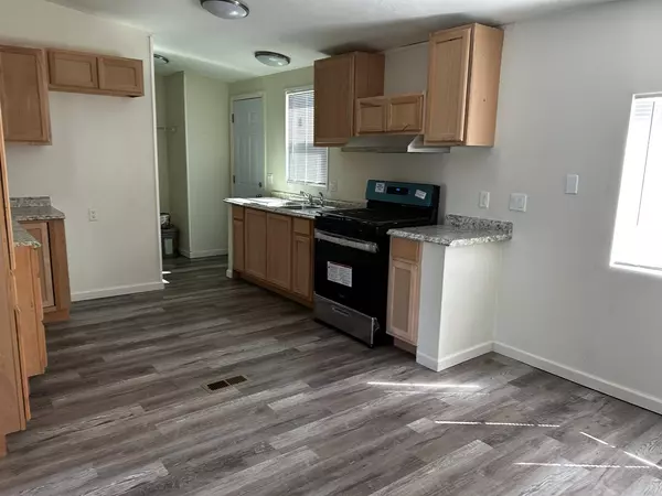 Lodi, CA 95240,12348 N. Hwy 99 #42