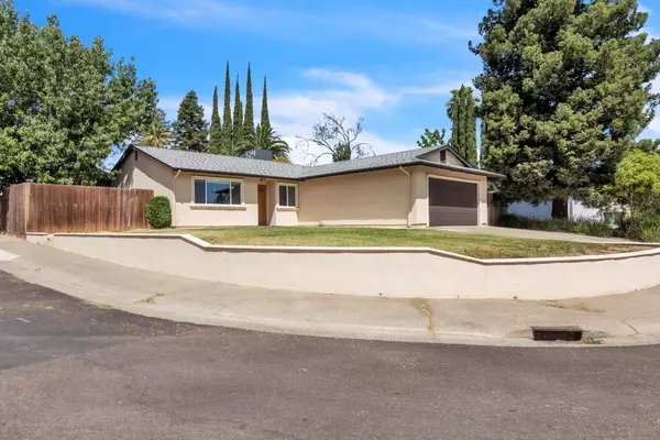 Sacramento, CA 95842,7507 Versailles WAY