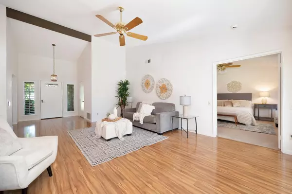 Sacramento, CA 95833,10 Rollingbrook CIR