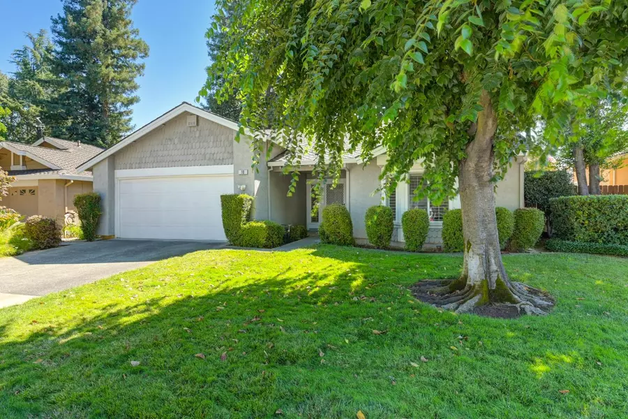 10 Rollingbrook CIR, Sacramento, CA 95833