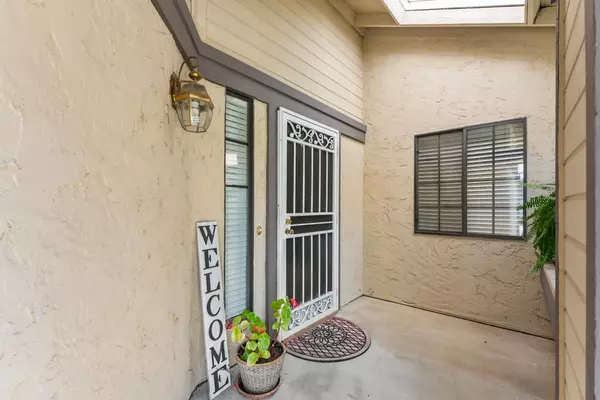 Sacramento, CA 95842,7105 Heather Tree DR