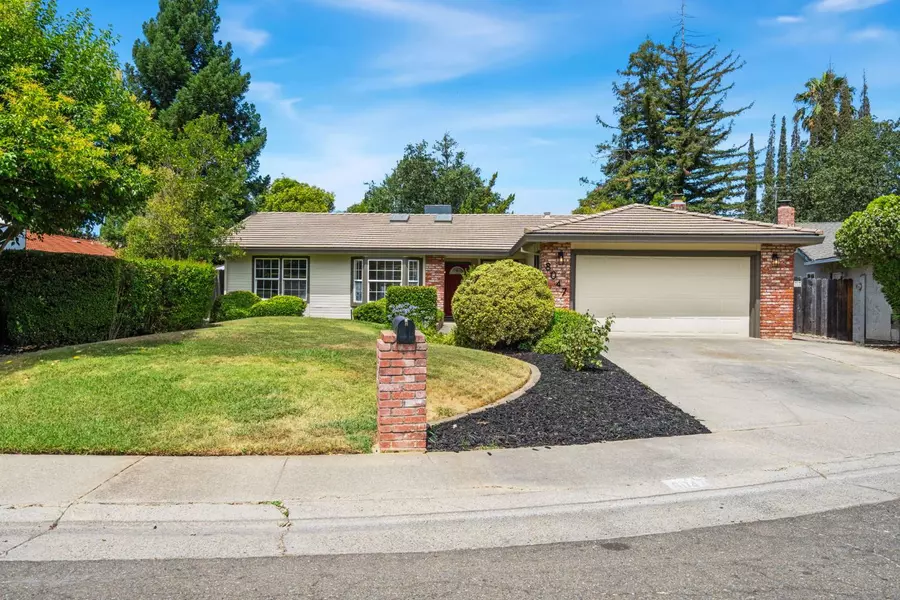 8047 Mcclung DR, Citrus Heights, CA 95610