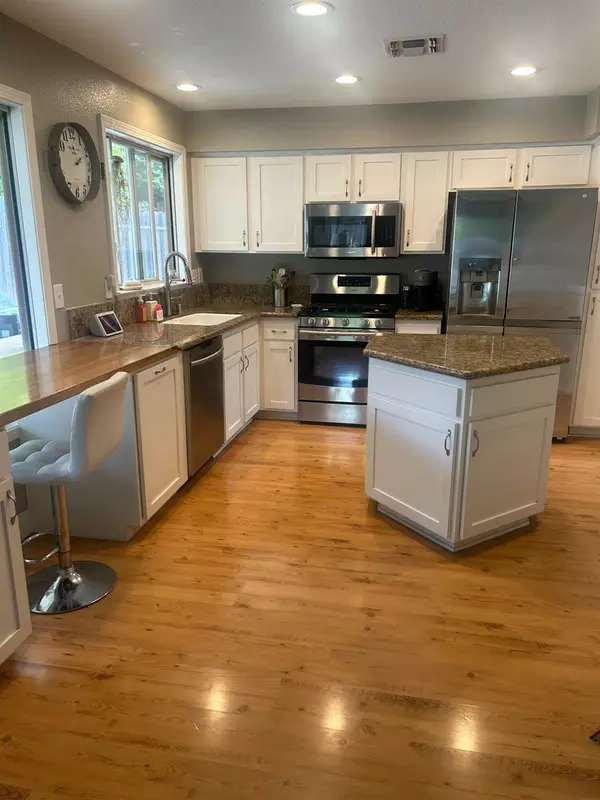 Folsom, CA 95630,137 John Henry CIR