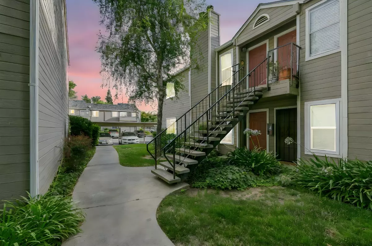 Sacramento, CA 95826,9101 Newhall DR #39