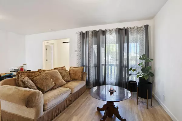 Sacramento, CA 95820,6038 Fruitridge RD