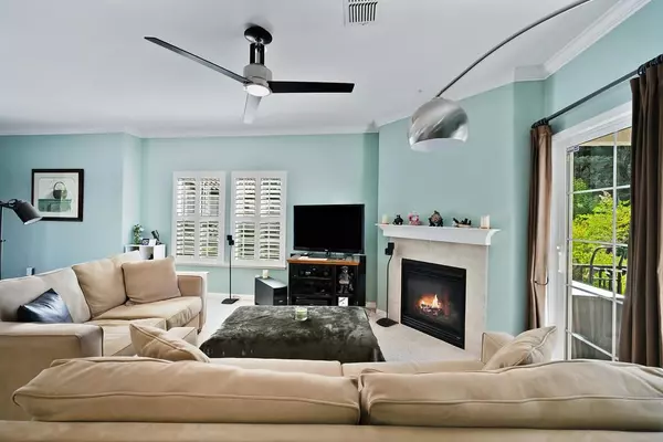 Sacramento, CA 95831,7791 Park River Oak CIR